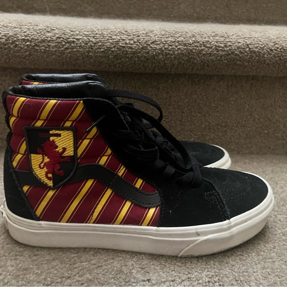 Vans Harry Potter Gryffindor High Top Sneakers 7.5 - Picture 1 of 3